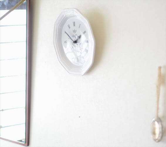 ドイツ製 Junghans 白磁にきれいな花の絵付け 壁時計 壁掛け