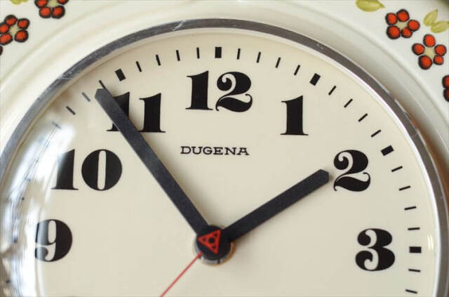DUGENA 壁掛け時計 陶器製 ビンテージ レトロ ダメージ有　最終値下げ DUGENA 壁掛け時計 陶器製 ビンテージ レトロ ダメージ有 最終