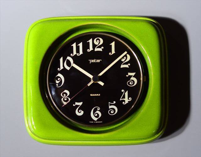 ドイツ製 Peter きれいなグリーン陶器 壁時計 電池式 壁掛け時計 セラミック キッチンクロック アンティーク