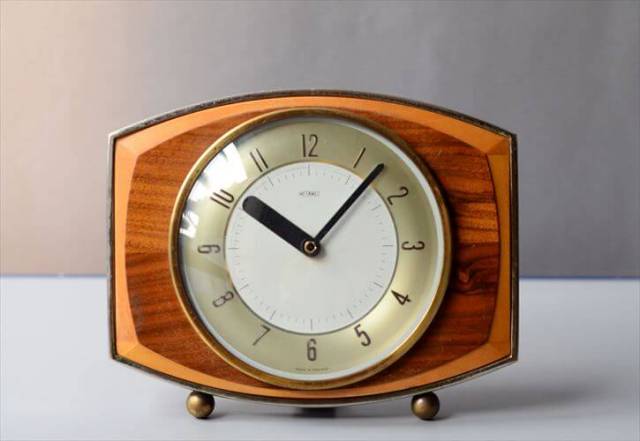 イングランド製 METAMEC木製の置き時計 卓上時計 英国 デスククロック ミッドセンチュリー ヴィンテージ アンティーク