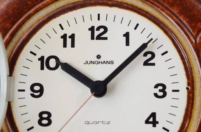 ドイツ製 Junghans Fat Lavaタッチな陶器 壁時計 ユンハンス 電池式