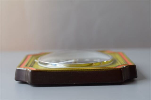 ドイツ製 きれいなカーキグリーン陶器の壁時計 電池式 セラミッククロック 壁掛け時計 アンティーク