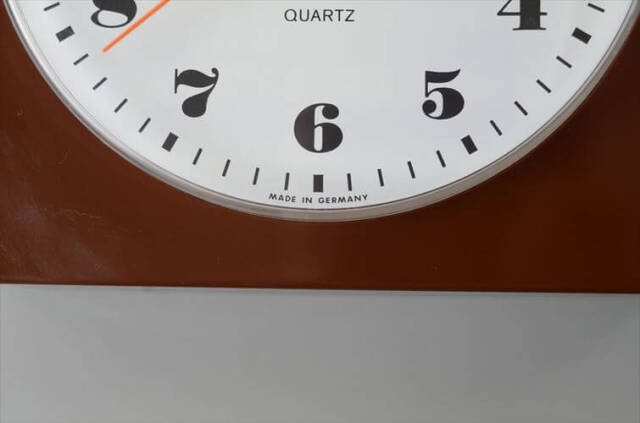 ドイツ製 KIENZLE 壁時計 キンツレー プラスチック筐体 ミッドセンチュリー クロック 壁掛け時計 ヴィンテージ