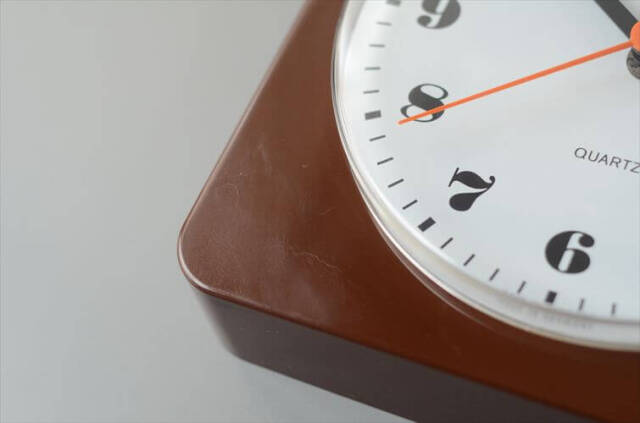 ドイツ製 KIENZLE 壁時計 キンツレー プラスチック筐体 ミッドセンチュリー クロック 壁掛け時計 ヴィンテージ