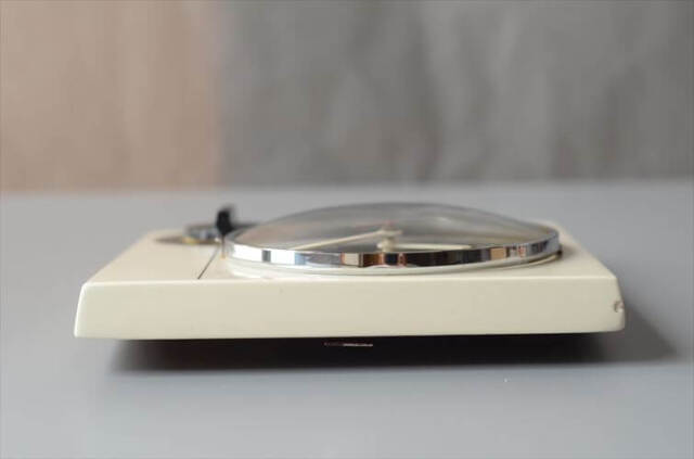 ドイツ製 HETTICH シンプルモダンな壁時計 セラミック 電池式 ウォールクロック 壁掛け時計 アンティーク