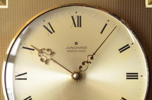 ドイツ製 Junghans 真鍮ｘゴールドトーンがきれいな壁時計 ユンハンス 電池式 壁掛け時計 ヴィンテージ