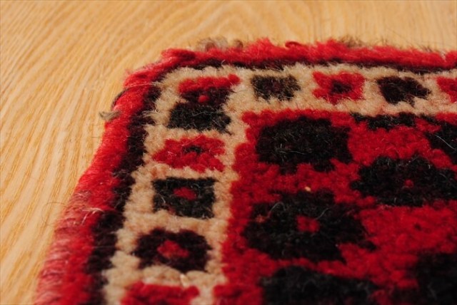 ベルギー買い付け 手織り ペルシャ絨毯 座布団 サイズ 32 x 27cm