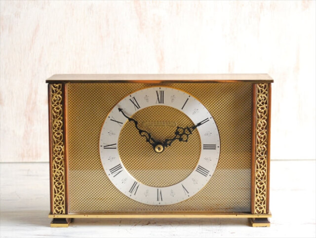 ドイツ製 JUNGHANS 真鍮の置き時計 マントルクロック 電池式