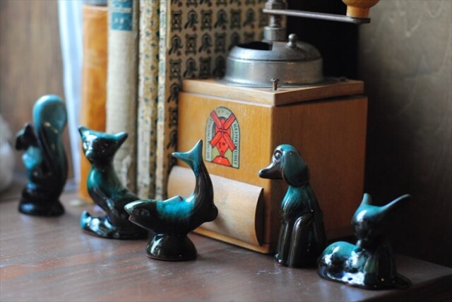 カナダ製 BLUE MOUNTAIN POTTERY 陶器 アニマル オブジェ 5種の中からお選びください イヌ ネコ リス 魚 シカ