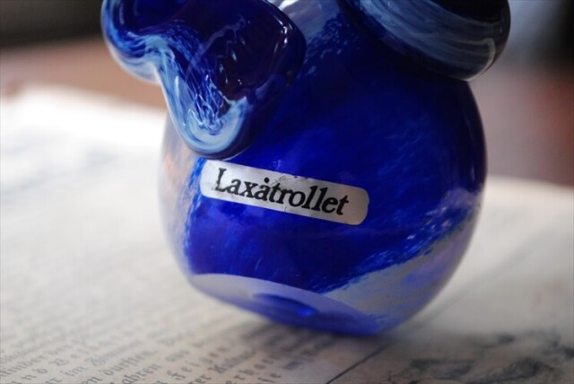 スウェーデン製 Laxa Glashytta ガラスのトロール ブルー マーブル模様