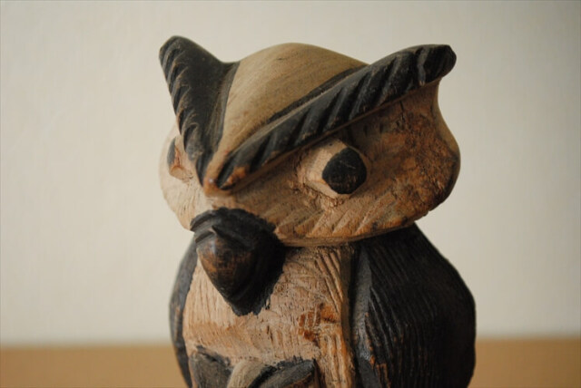 イングランドから 古い木製のフクロウ アフリカオオコノハズク オブジェ ウッド フィギュア ミッドセンチュリー 木工 民藝 _240118