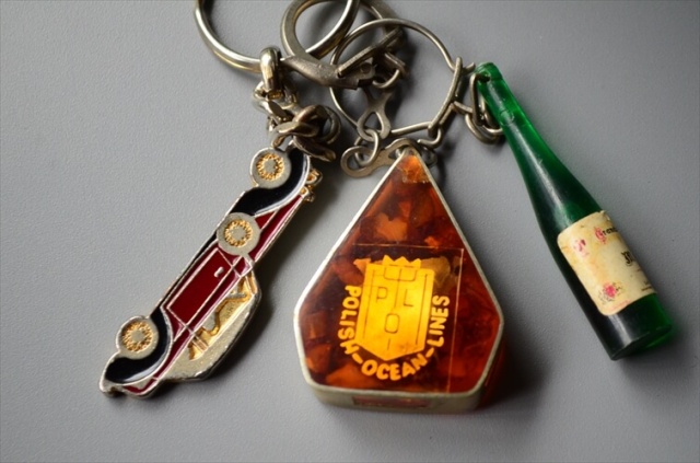 ヨーロッパから ヴィンテージキーホルダー 3個セット Vintage keychain アンティーク_240313
