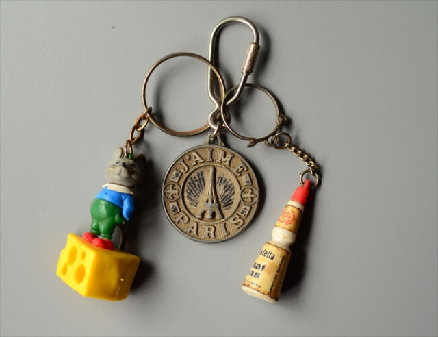 ヨーロッパから ヴィンテージキーホルダー 3個セット Vintage keychain アンティーク_240313