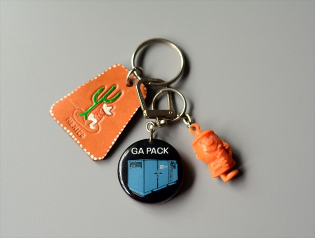 ヨーロッパから ヴィンテージキーホルダー 3個セット Vintage keychain アンティーク_240313