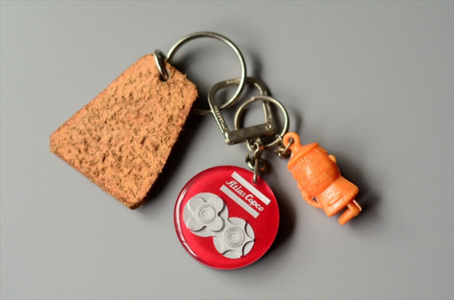 ヨーロッパから ヴィンテージキーホルダー 3個セット Vintage keychain アンティーク_240313
