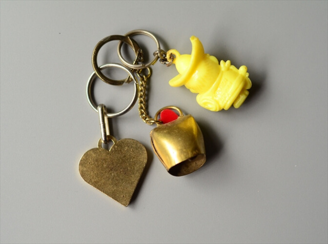 ヨーロッパから ヴィンテージキーホルダー 3個セット Vintage keychain アンティーク_240313