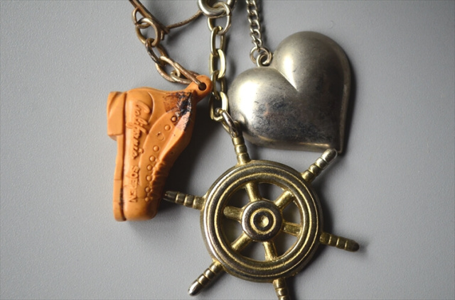 ヨーロッパから ヴィンテージキーホルダー 3個セット Vintage keychain アンティーク_240313