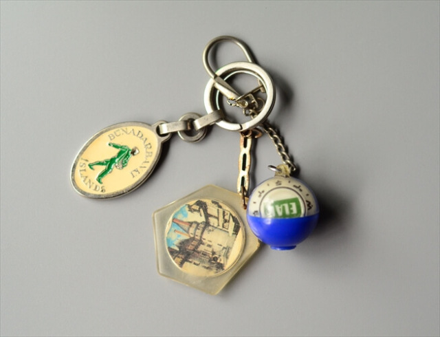 ヨーロッパから ヴィンテージキーホルダー 3個セット Vintage keychain アンティーク_240313
