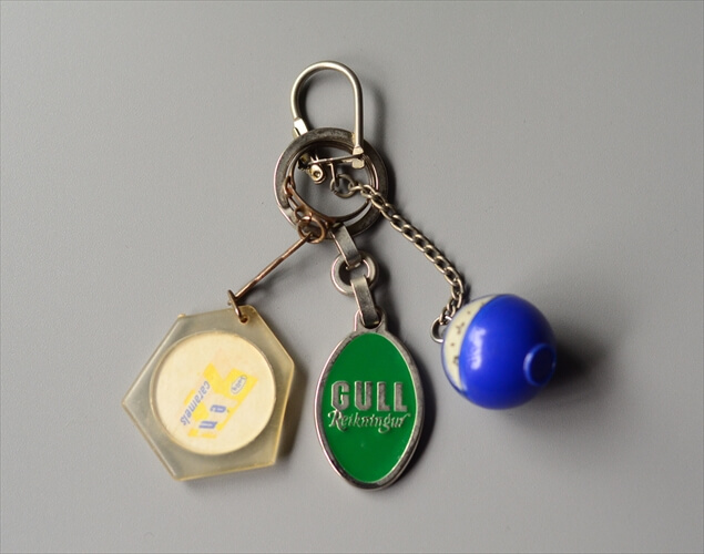 ヨーロッパから ヴィンテージキーホルダー 3個セット Vintage keychain アンティーク_240313