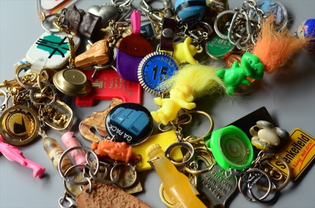 ヨーロッパから ヴィンテージキーホルダー 3個セット Vintage keychain