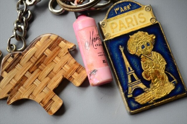 ヨーロッパから ヴィンテージキーホルダー 3個セット Vintage keychain アンティーク_240313