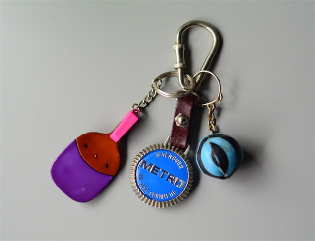 ヨーロッパから ヴィンテージキーホルダー 3個セット Vintage keychain アンティーク_240313