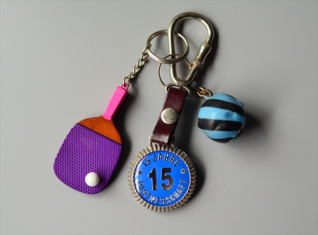 ヨーロッパから ヴィンテージキーホルダー 3個セット Vintage keychain アンティーク_240313