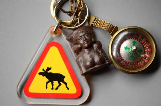 ヨーロッパから ヴィンテージキーホルダー 3個セット Vintage keychain アンティーク_240313