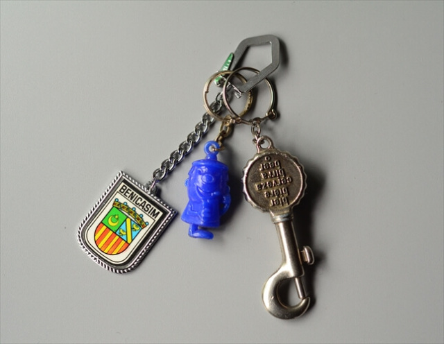 ヨーロッパから ヴィンテージキーホルダー 3個セット Vintage keychain アンティーク_240313