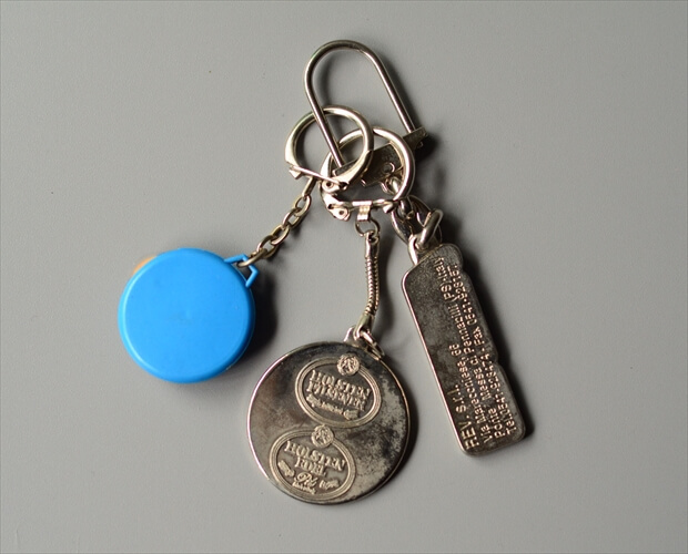 ヨーロッパから ヴィンテージキーホルダー 3個セット Vintage keychain アンティーク_240313