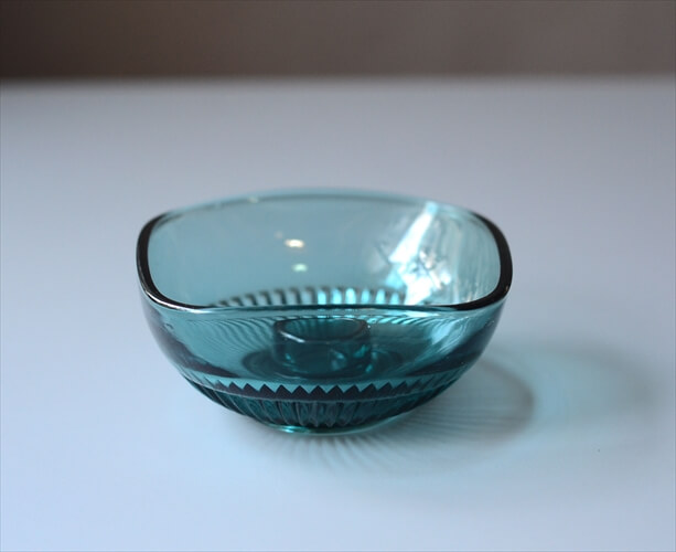 デンマークから きれいなブルー ガラスのキャンドルホルダー 器