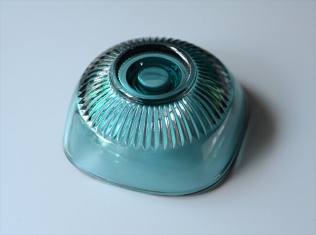 デンマークから きれいなブルー ガラスのキャンドルホルダー 器 ヴィンテージ アンティーク_240705