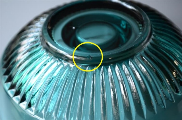 デンマークから きれいなブルー ガラスのキャンドルホルダー 器 ヴィンテージ アンティーク_240705