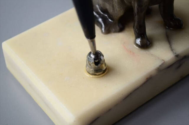 ドイツから オオカミが座るペン立て フィギュア オブジェ 置物 陶器 ヴィンテージ アンティーク_250219