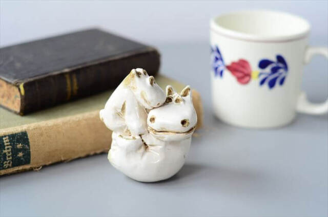 ドイツから 仲良しカバのフィギュア ハンドメイド オブジェ 置物 陶器