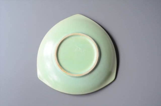 ドイツ製 ヴィンテージ 金彩と赤い釉調のトライアングルプレート 19cm 陶器 トレー トレイ アンティーク