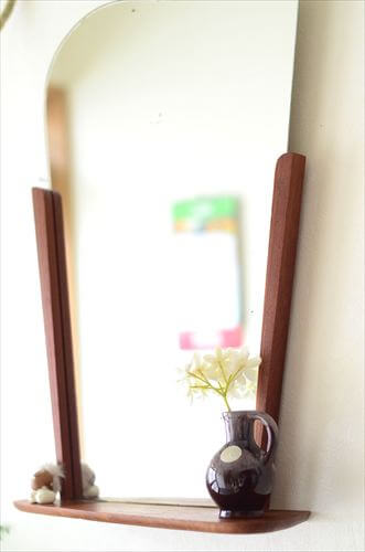 デンマーク製 1960年代 チーク ウォールミラー 53x31cm 棚付き シェルフ 壁掛け鏡 北欧 無垢 アンティーク