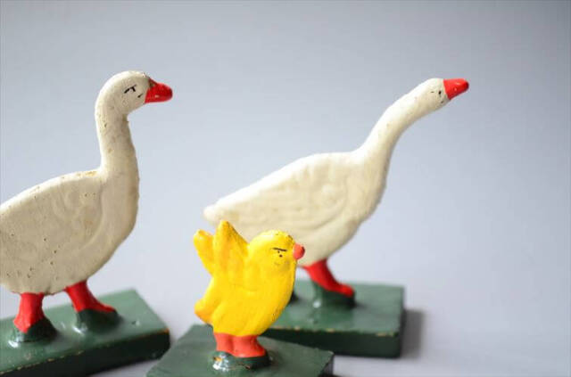 ドイツ エルツ山地製 かわいい木製の動物オブジェ あひる 鳩 置物 アートピース フィギュア ヴィンテージ_250523
