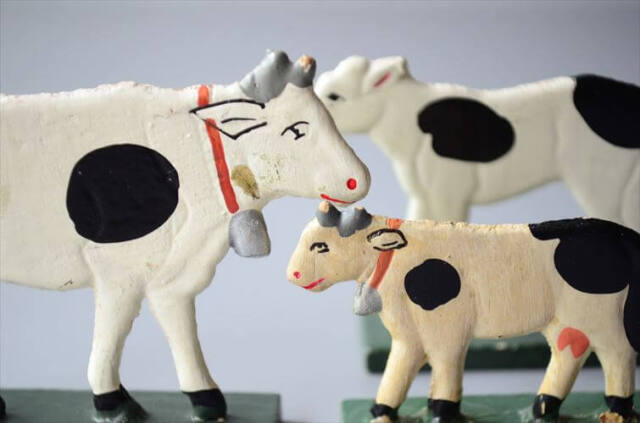 牛の置物 614mdyU7LbL._AC_UF350,