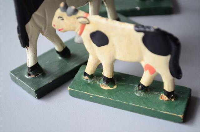 ドイツ エルツ山地製 かわいい木製の動物オブジェ ウシ 牛 置物 アート