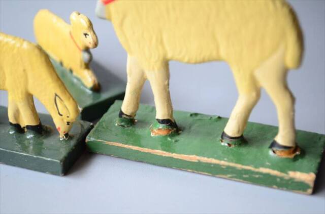 ドイツ エルツ山地製 かわいい木製の動物オブジェ 羊 ヤギ 置物