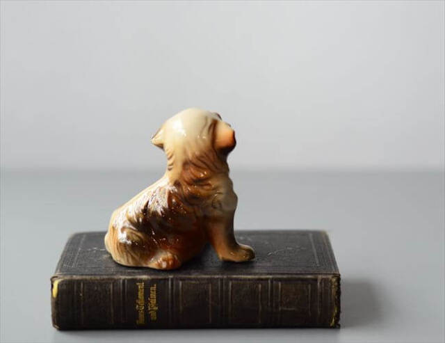イングランドから セントバーナードらしき子犬 磁器 オブジェ イヌ 犬