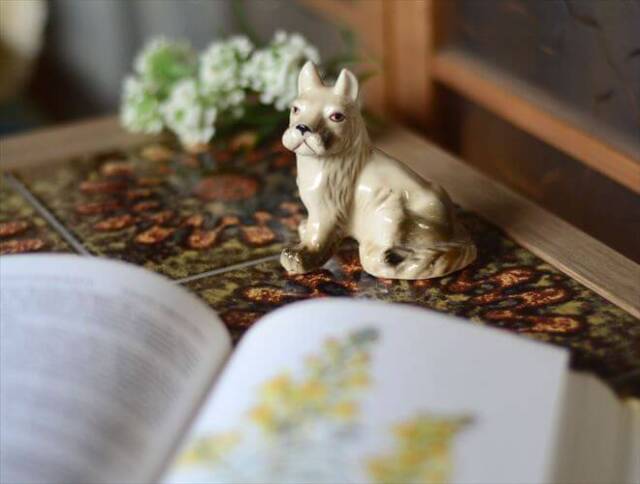 イングランドから グレートデンらしき子犬 磁器 オブジェ イヌ