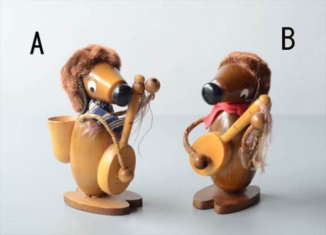 1960～70年頃 ドイツから 楽器を演奏する耳の垂れた木製のイヌ オブジェ フィギュア 飾り アンティーク ヴィンテージ_250611