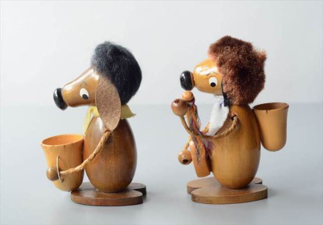 1960～70年頃 ドイツから 楽器を演奏する耳の垂れた木製のイヌ オブジェ フィギュア 飾り アンティーク ヴィンテージ_250611