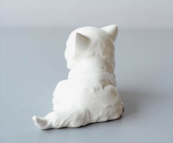 ドイツ製 Goebel 陶器の白猫 オブジェ ディスプレイ ゲーベル社