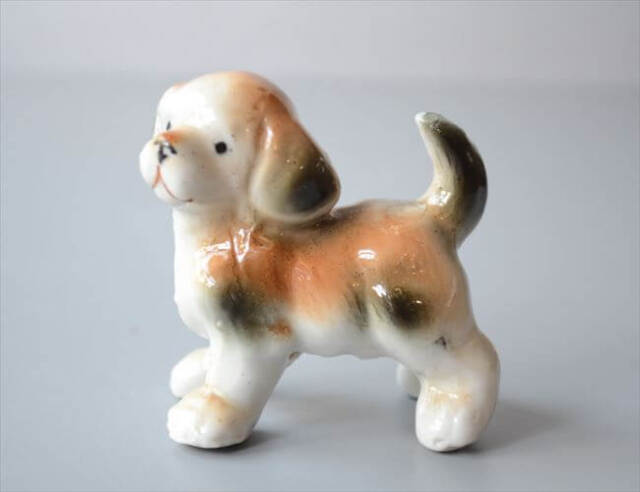 フランスから かわいいビーグル犬 陶器のオブジェ ディスプレイ