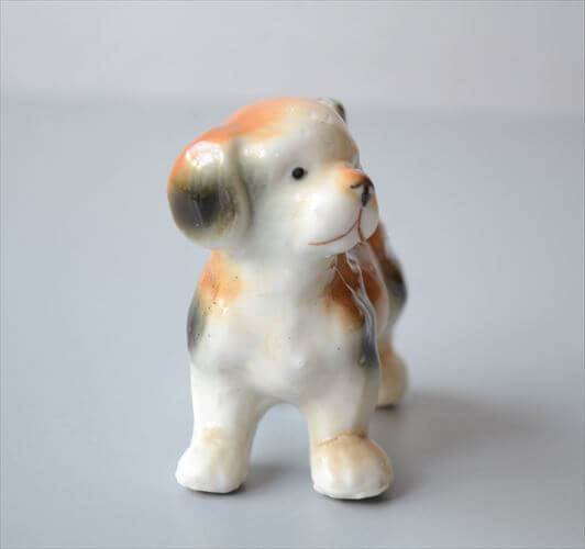 フランスから かわいいビーグル犬 陶器のオブジェ ディスプレイ 置物