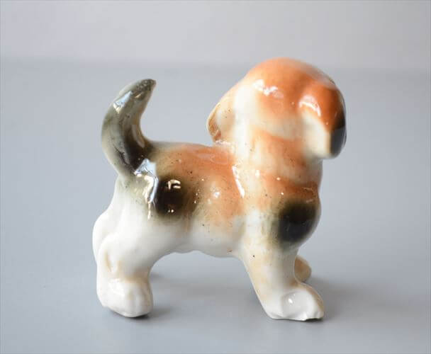 フランスから かわいいビーグル犬 陶器のオブジェ ディスプレイ 置物