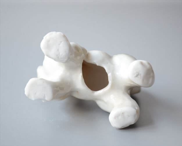 フランスから かわいいビーグル犬 陶器のオブジェ ディスプレイ 置物